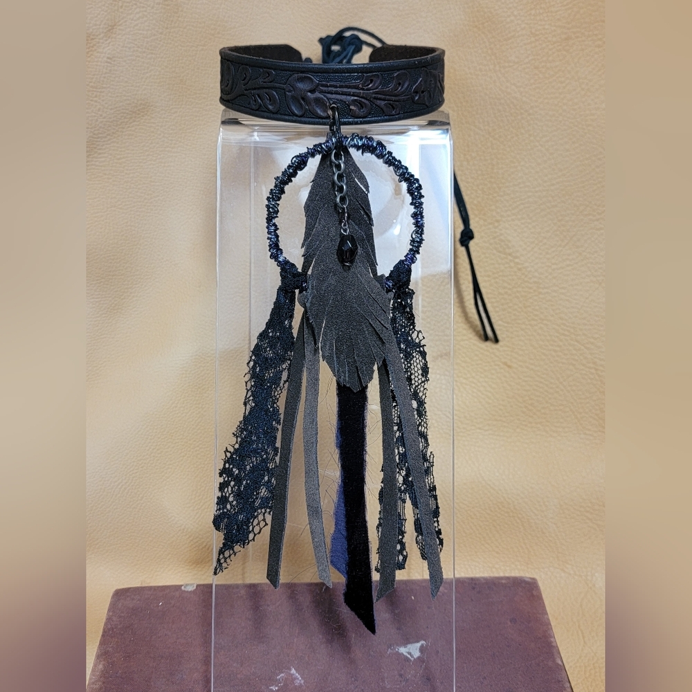 Bohemian Hippie Tooled Leather Choker Necklace With Suede Feather & Amethyst - Picture 4 of 12